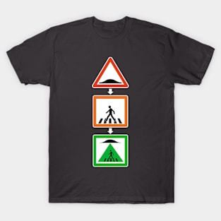 ufo signs T-Shirt